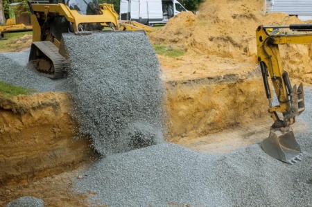 Terrassement et remblai &agrave; Suarce, les &eacute;tapes pour un terrain stable